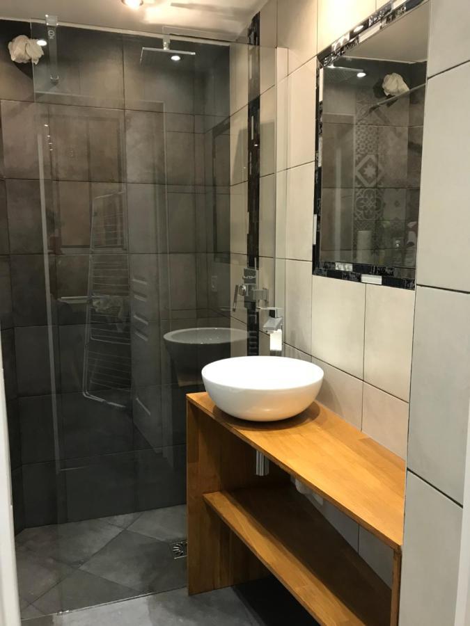 Апартаменты Adorable Souplex Batignolles Париж Экстерьер фото